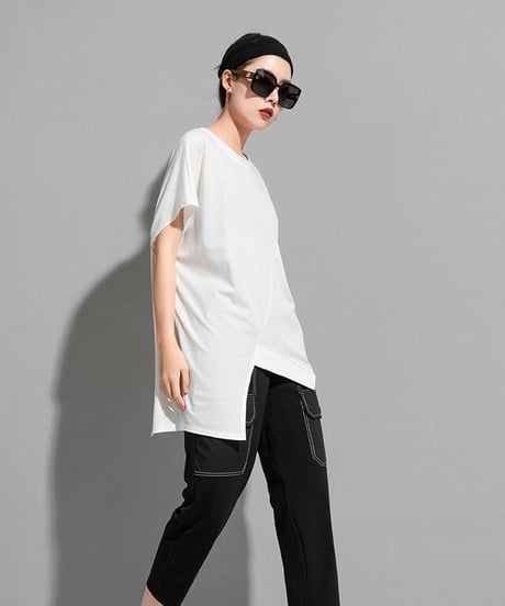 Diagonal zip top